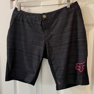 Fox Womens M mountain biking baggy shorts MTB gray pink back pocket EUC